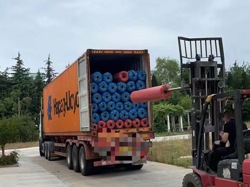 Artificial turf Due to its long service life after installation, safety and environmental protection, fire resistance and flame retardancy, maintenance-free and easy maintenance, it is the first choice for people when they have the need for this type of ground installation. It is widely applied in the construction and installation of multi-functional sports fields such as artificial turf football fields, golf courses, board tennis courts, rugby fields, and croquet courts. Installation and laying of artificial turf for residential villas, artificial turf for courtyard greening, heat insulation and decorative green turf for office rooftops, balconies and terraces, commercial synthetic turf, gym turf, urban garden beautification, turf for swimming pool areas, children's activity playgrounds, amusement park playgrounds, pet activity areas, etc